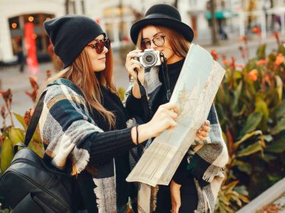 tourist-girls.jpg tourist-girls.jpg